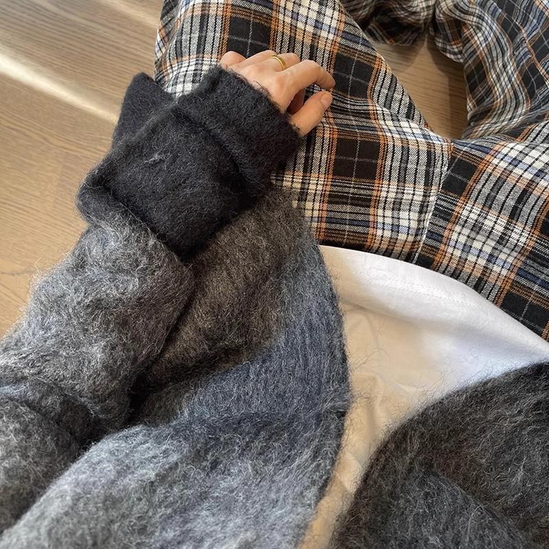 Retro Easy Matching Gradual Change From Black To Gray Brushed Cardigan Without Buckle sweater