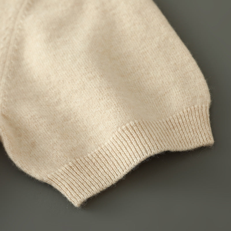 Men's Round Neck Knitted Sweater With Short Sleeves