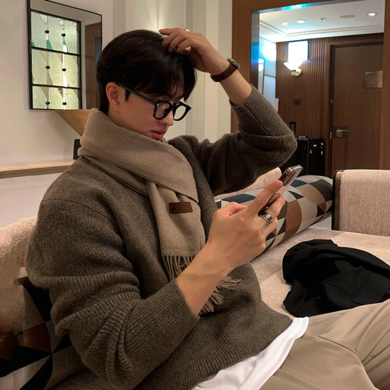 Round Neck Loose And Simple Pullover sweater Men