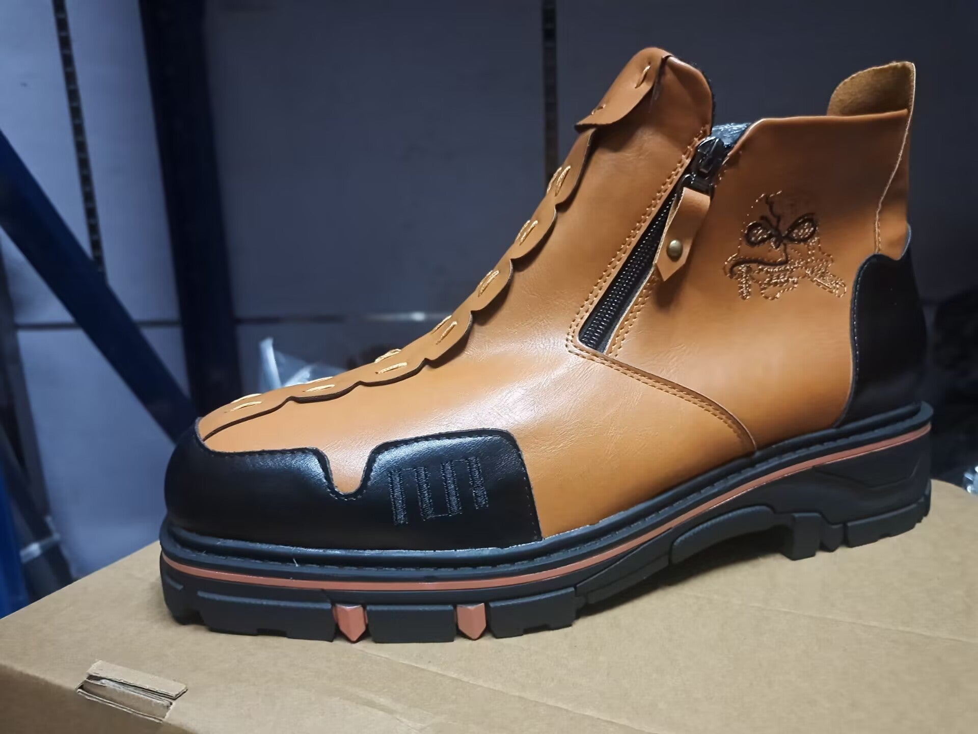 Men's Round Toe Large Size Side Zipper Martin Boots