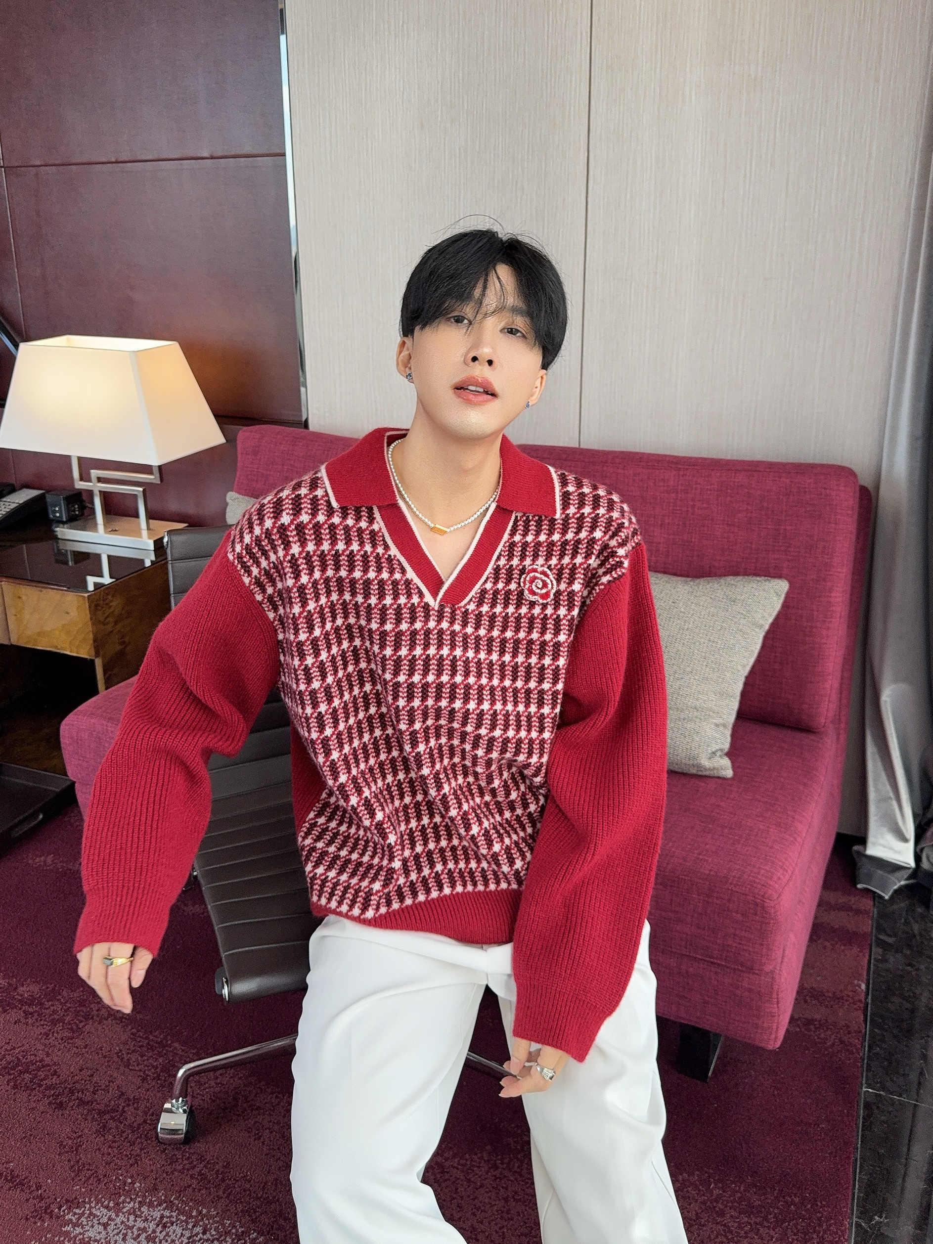 Stitching Contrast Color V-neck Houndstooth Sweater